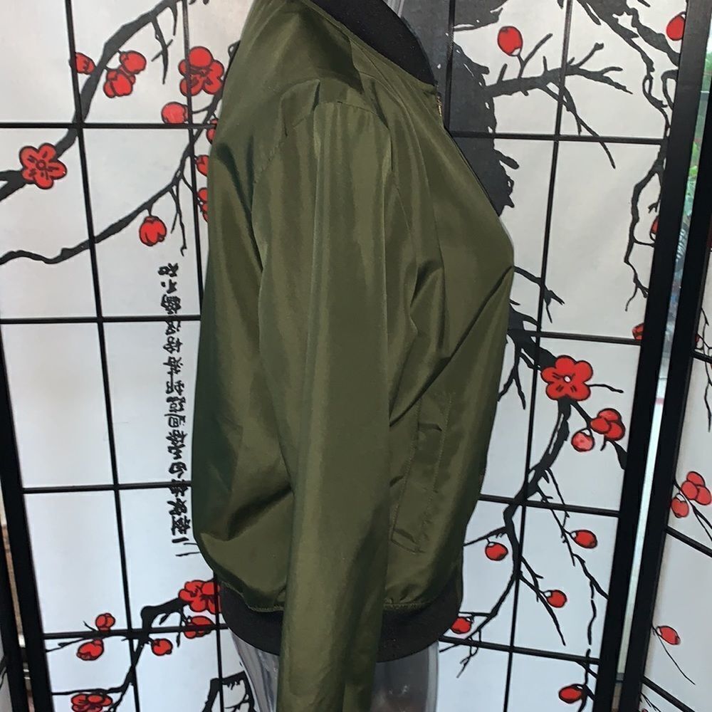 Green jacket size Large Bomber style - Picture 4 of 7